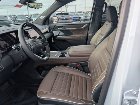 New 2026 GMC Acadia Denali Ultimate w/ LPO, Floor Liner Package image 13