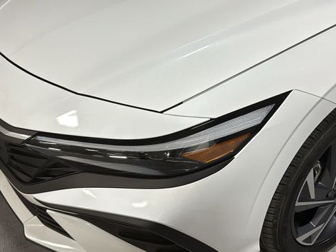 Used 2025 Hyundai Elantra Sport FWD image 7