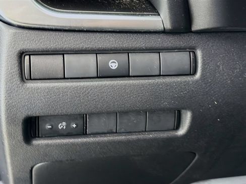 Used 2022 Nissan Rogue SV FWD image 13