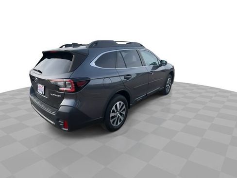 Used 2022 Subaru Outback Premium image 8