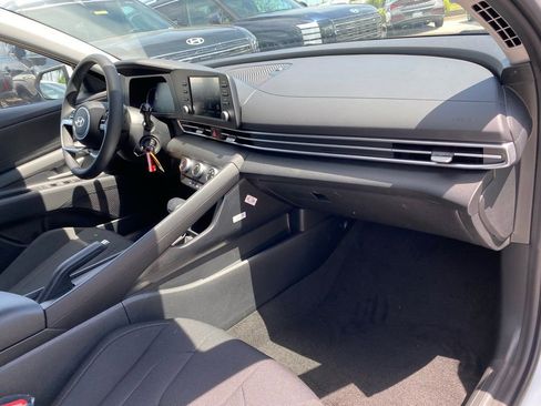 New 2026 Hyundai Elantra SE FWD image 34