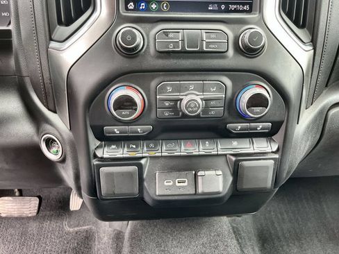 Used 2021 Chevrolet Silverado 1500 LT w/ Safety Package II AWD/4WD image 17