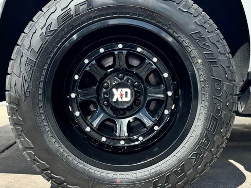 Used 2021 GMC Yukon AT4 w/ AT4 Premium Plus Package image 9