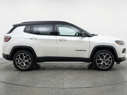 Used 2025 Jeep Compass Limited AWD/4WD image 11