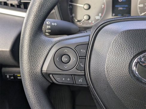 Used 2025 Toyota Corolla LE image 19