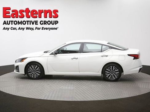 Used 2025 Nissan Altima 2.5 SV image 61