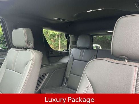 Used 2024 Chevrolet Tahoe RST w/ Luxury Package AWD/4WD image 17