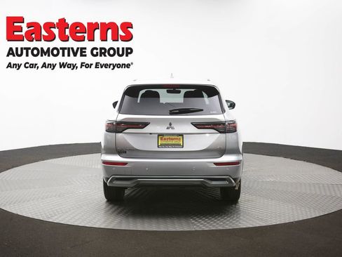 Used 2025 Mitsubishi Outlander SE AWD/4WD image 38