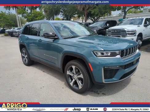 New 2026 Jeep Grand Cherokee Limited RWD image 1