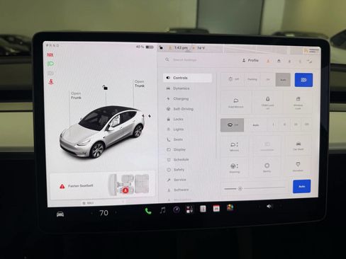 Used 2021 Tesla Model Y Long Range AWD/4WD image 17