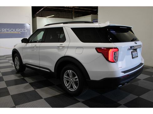Used 2020 Ford Explorer XLT image 16