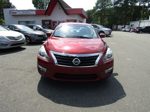 Used 2013 Nissan Altima 2.5 SV w/ 2.5SV Convenience Pkg FWD image 2