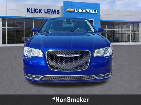 Used 2021 Chrysler 300 Touring w/ Driver Convenience Group RWD image 2