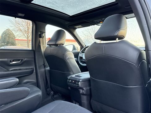 Used 2024 Toyota Grand Highlander AWD Hybrid image 18