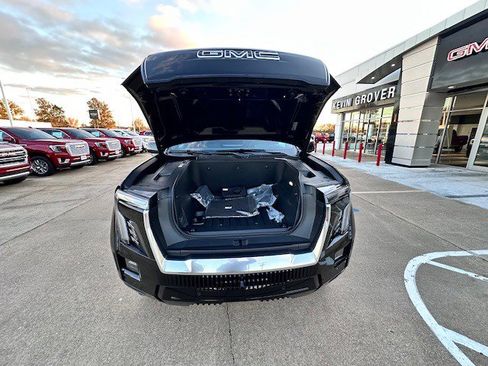 New 2025 GMC Sierra EV Denali image 34