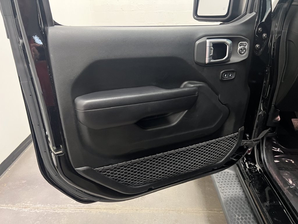Used 2018 Jeep Wrangler Sport AWD/4WD image 11