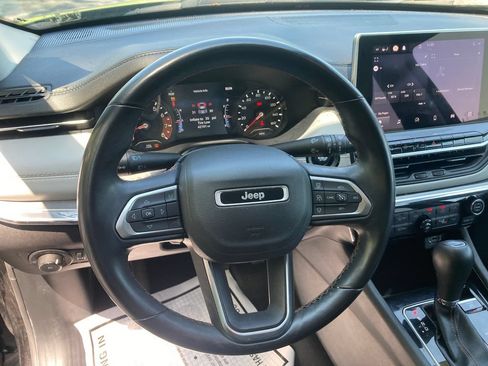 Used 2022 Jeep Compass Limited AWD/4WD image 18