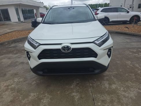 Used 2022 Toyota RAV4 XLE Premium AWD/4WD image 8