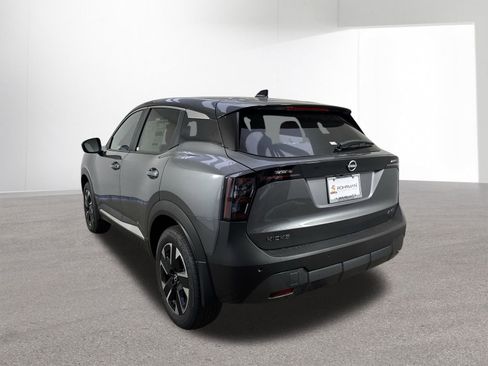 New 2025 Nissan Kicks SV image 31