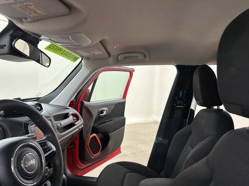 Used 2020 Jeep Renegade Sport image 31