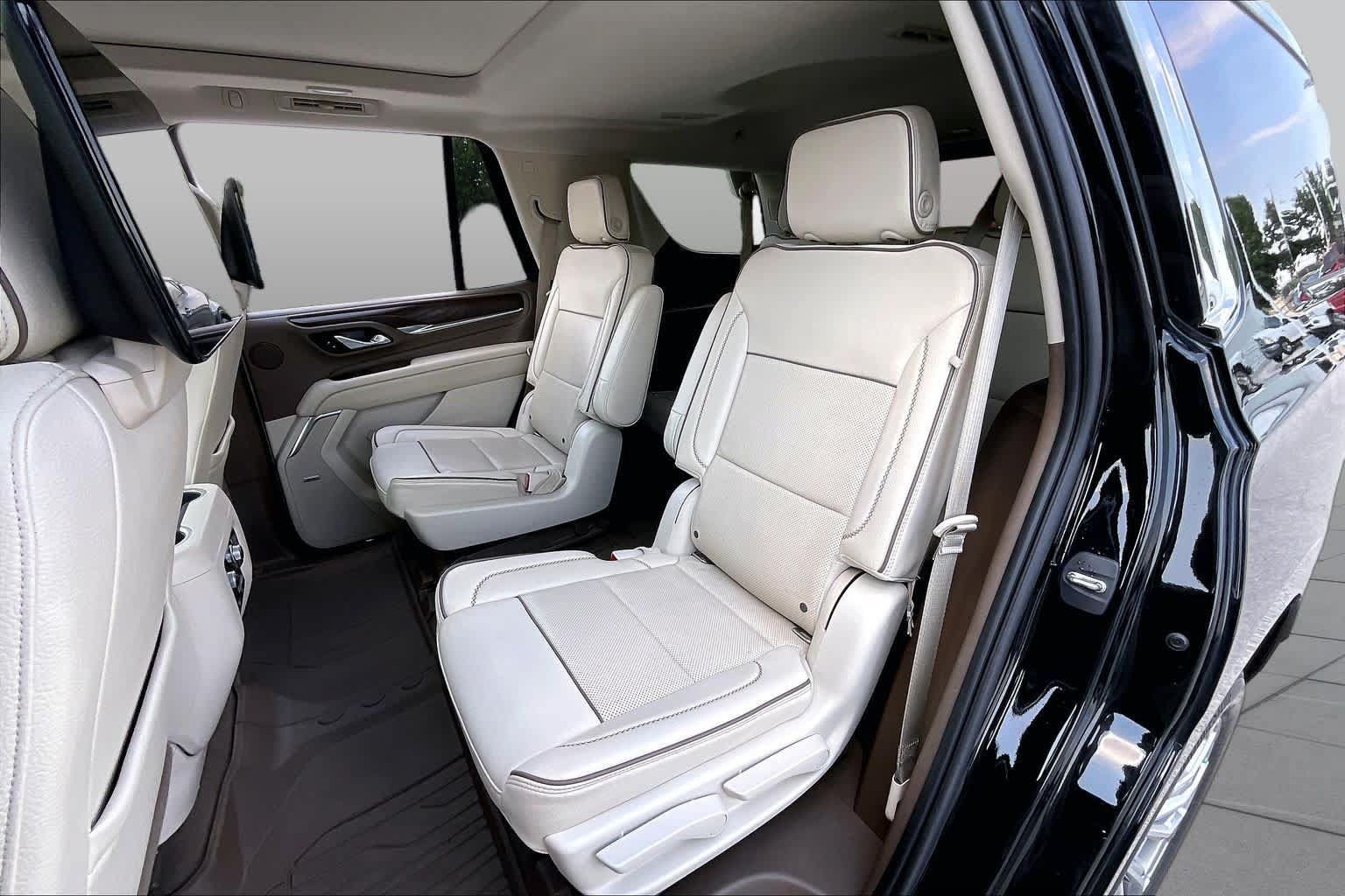Used 2021 GMC Yukon Denali w/ Denali Ultimate Package AWD/4WD image 20