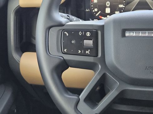 Used 2025 Land Rover Defender 90 X-Dynamic SE image 28