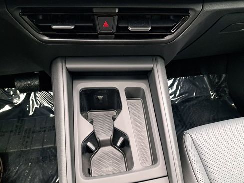 New 2025 Volkswagen Tiguan SE AWD/4WD image 23