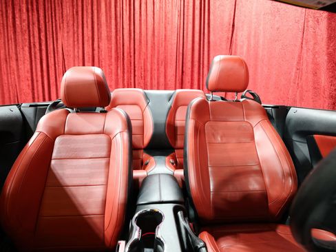 Used 2015 Ford Mustang GT Premium image 25