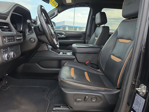 Used 2023 GMC Yukon XL AT4 w/ AT4 Premium Package AWD/4WD image 10