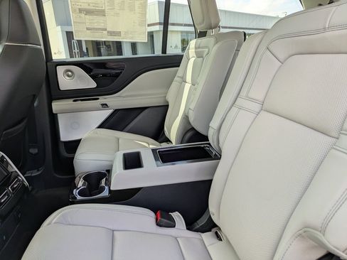 New 2026 Lincoln Aviator Reserve AWD/4WD image 15