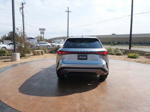 Used 2023 Lexus RX 350 FWD image 3