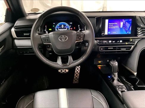 Certified 2025 Toyota Camry SE image 17