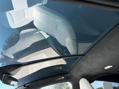 Used 2023 Tesla Model X Plaid image 10