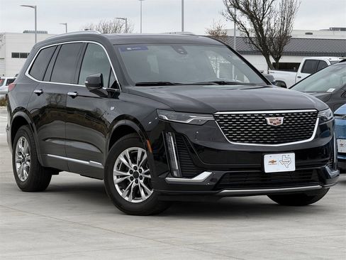Used 2024 Cadillac XT6 Luxury image 2