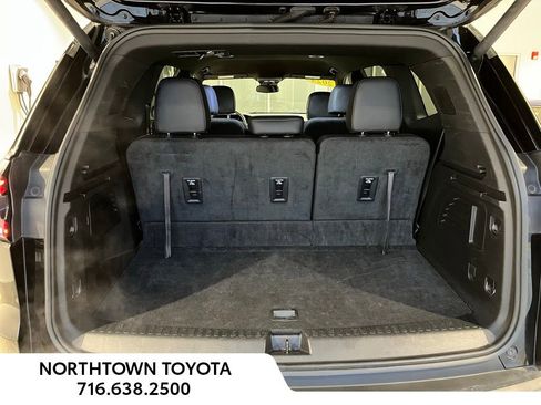 Used 2024 GMC Acadia Elevation image 21