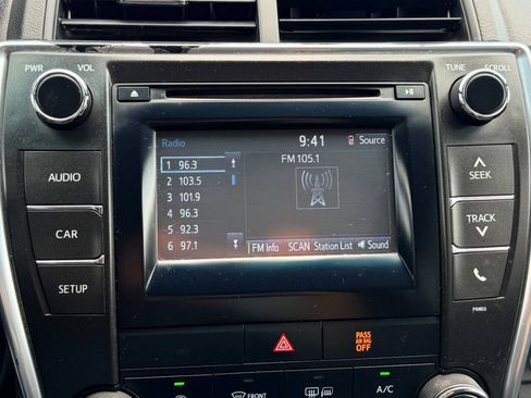 Used 2015 Toyota Camry SE FWD image 36