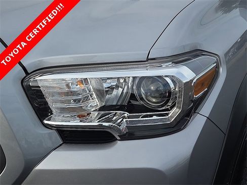 Certified 2021 Toyota Tacoma TRD Off-Road w/ Technology Package image 9