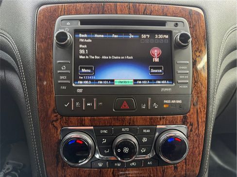 Used 2014 Chevrolet Traverse LTZ image 20