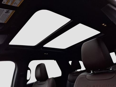 Used 2022 Ford Explorer Platinum w/ Equipment Group 601A image 33