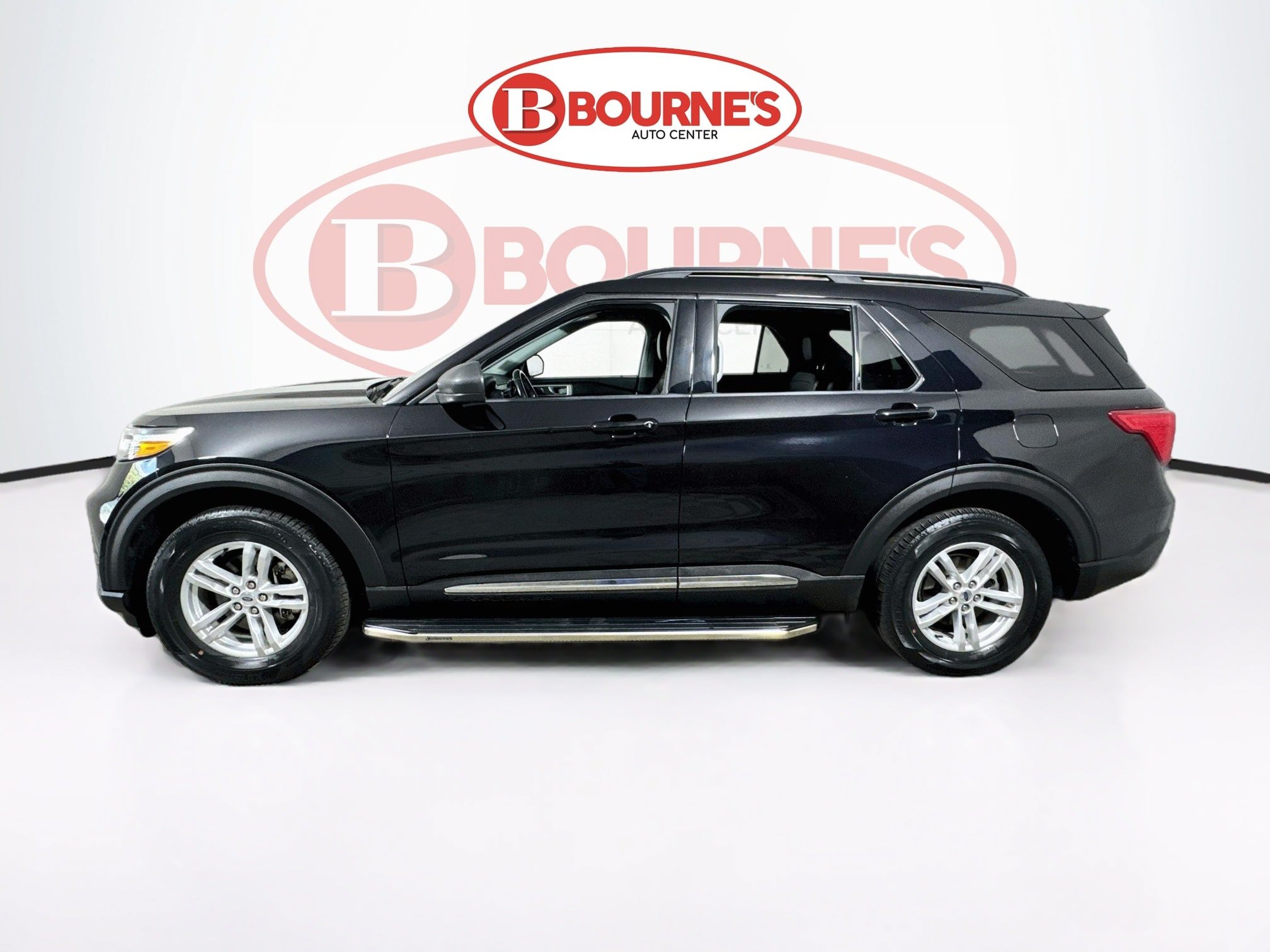 Used 2021 Ford Explorer XLT w/ Equipment Group 202A AWD/4WD image 6