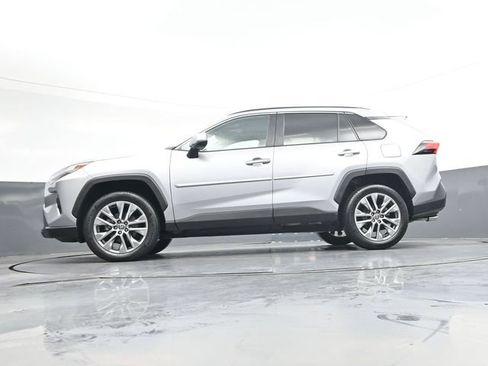 Used 2022 Toyota RAV4 XLE Premium FWD image 35