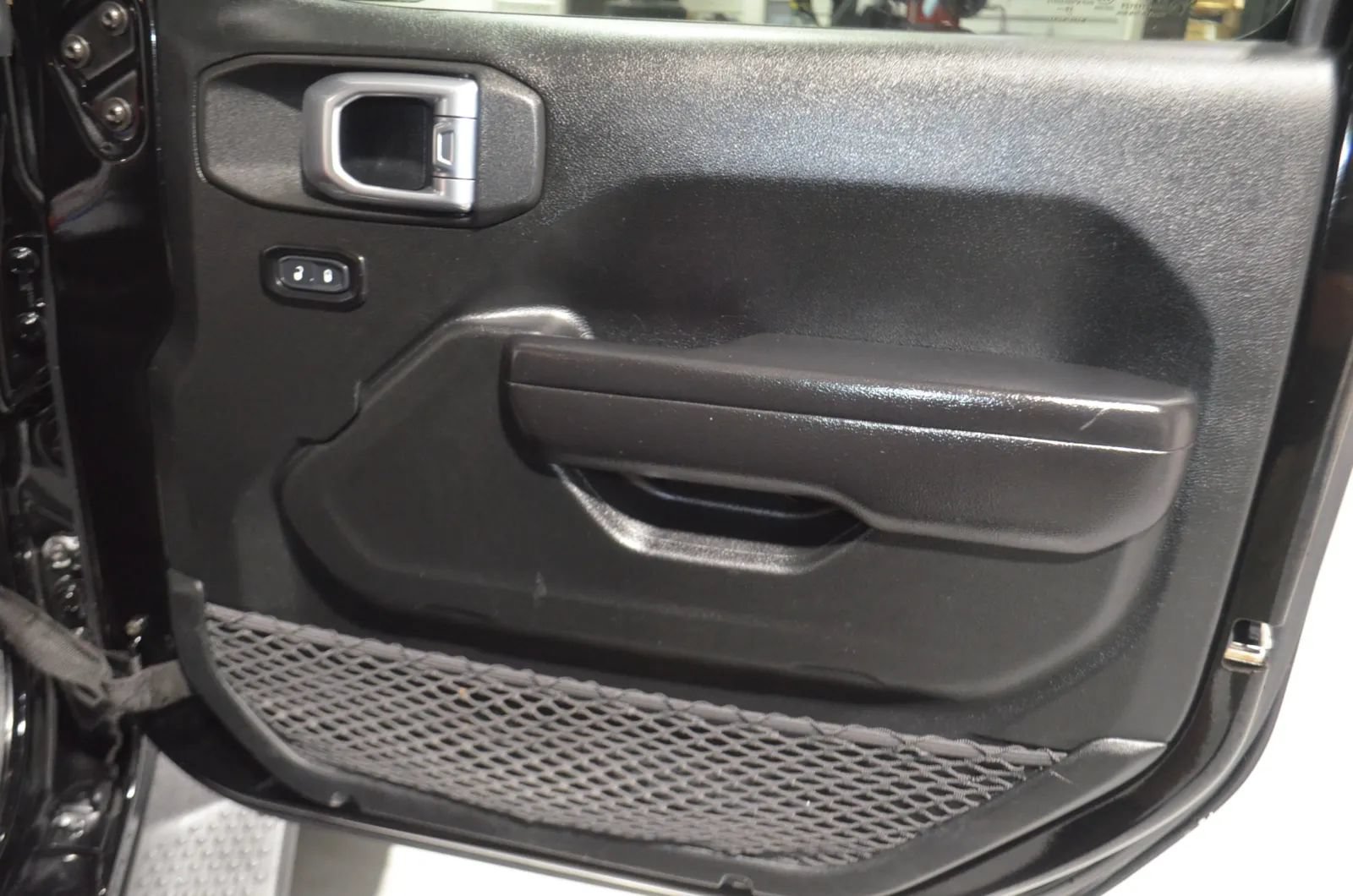 Used 2020 Jeep Wrangler Sport AWD/4WD image 23