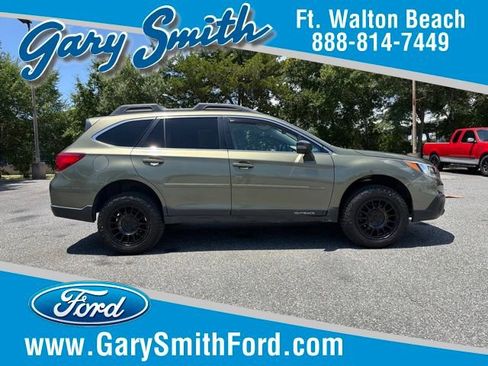 Used 2017 Subaru Outback 2.5i Limited AWD/4WD image 1