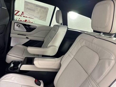 New 2025 Lincoln Aviator Black Label image 17