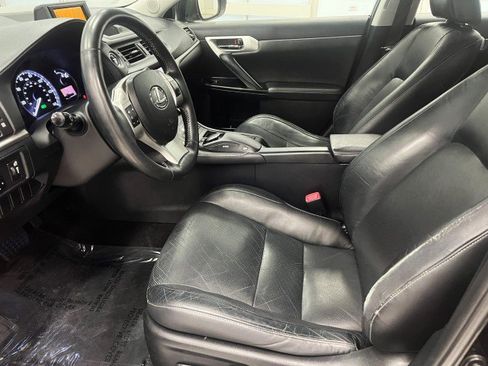 Used 2011 Lexus CT 200h Premium w/ Leather Pkg image 10
