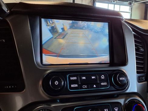 Used 2018 Chevrolet Suburban Premier image 26