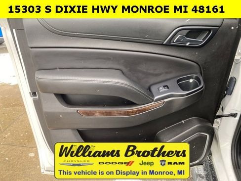 Used 2017 Chevrolet Suburban LT image 23