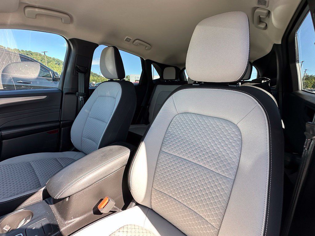 Used 2023 Ford Escape Active AWD/4WD image 15