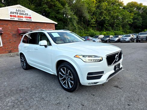 Used 2018 Volvo XC90 T6 Momentum w/ Convenience Package image 3