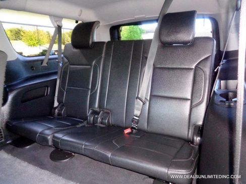 Used 2019 Chevrolet Suburban LT image 27